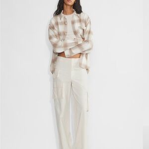 Women’s Aritzia TNA White Cargo Pants